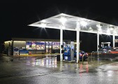 A gas station is powered during a storm thanks to a KOHLER generator