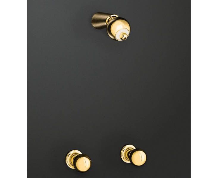 3/4 view of product