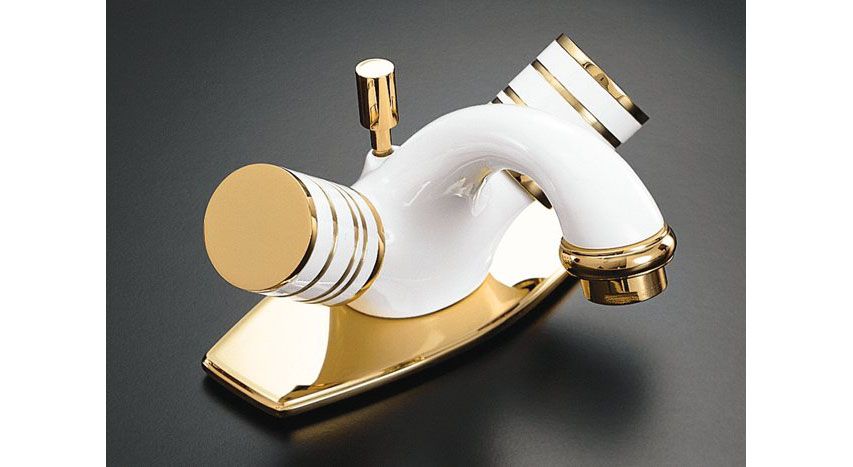 3/4 view of product