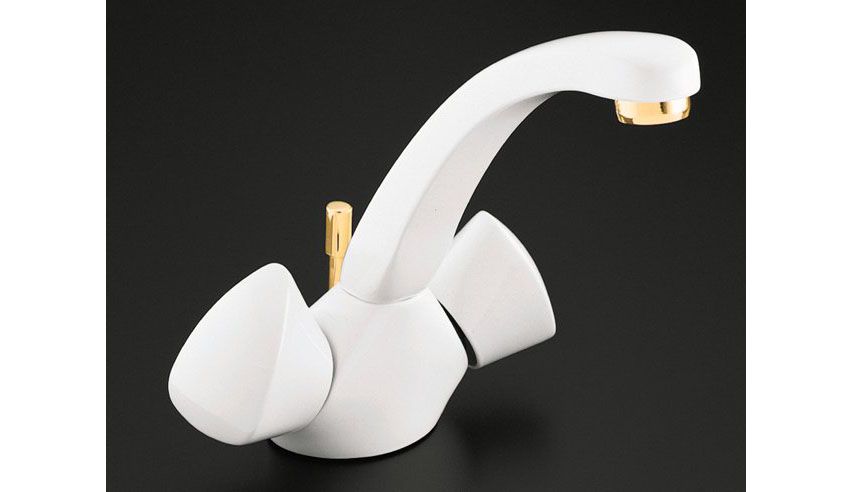 3/4 view of product
