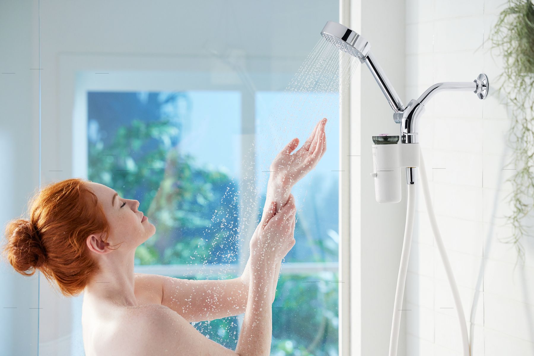 Shows spray pattern or water movement