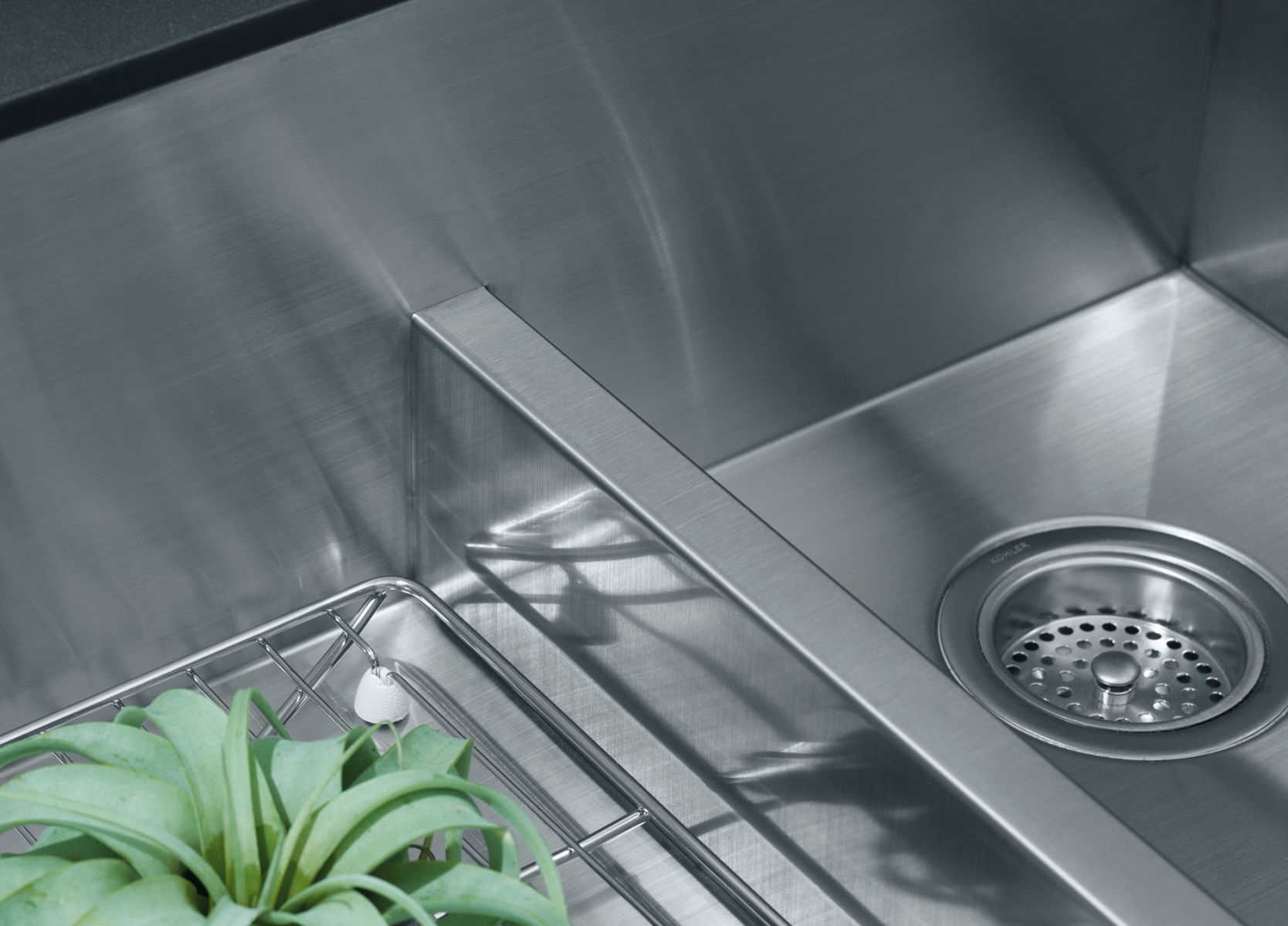 Should you choose a fabricated or a drawn stainless steel sink?