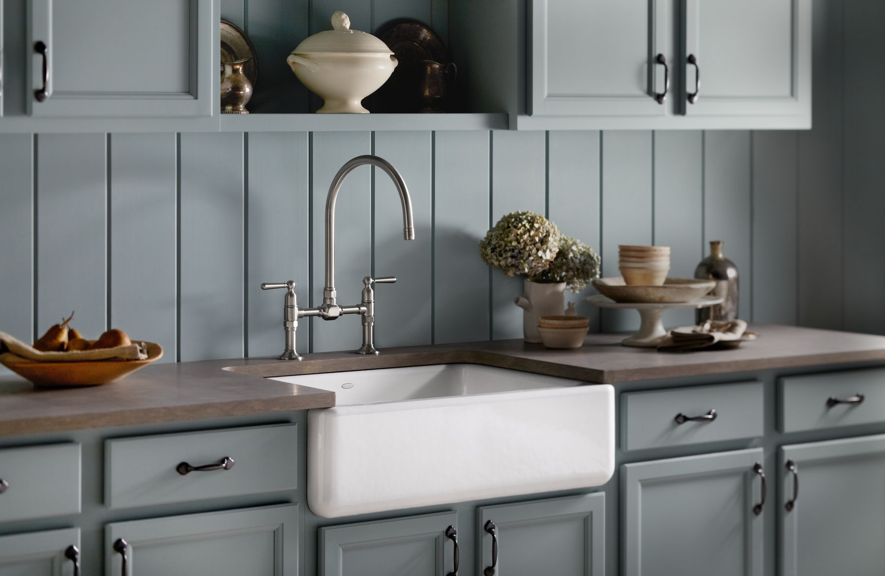 Tips for a Traditional Pale Neutral Kitchen