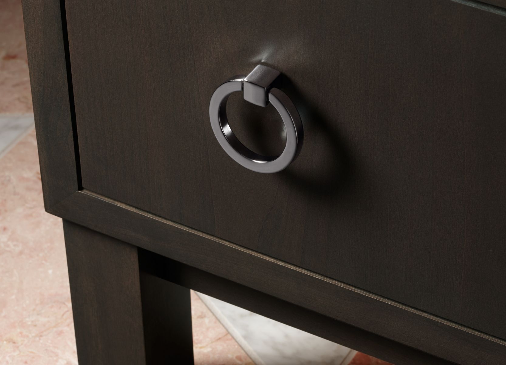 Cabinet Knobs & Drawer Pulls