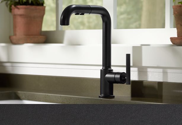 Full black kitchen faucet in matt finishing