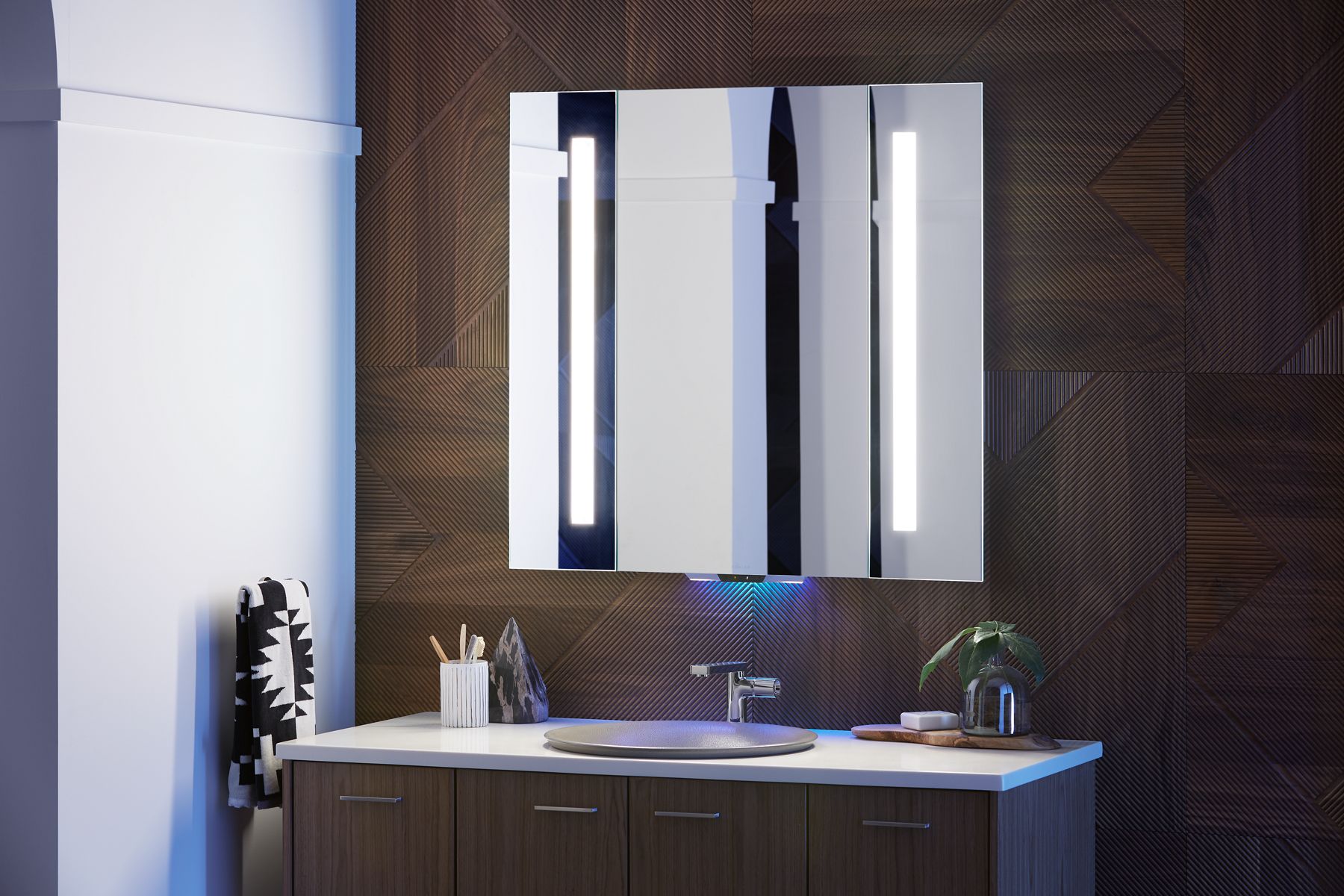 Verdera Voice Lighted Mirror with Amazon Alexa | KOHLER