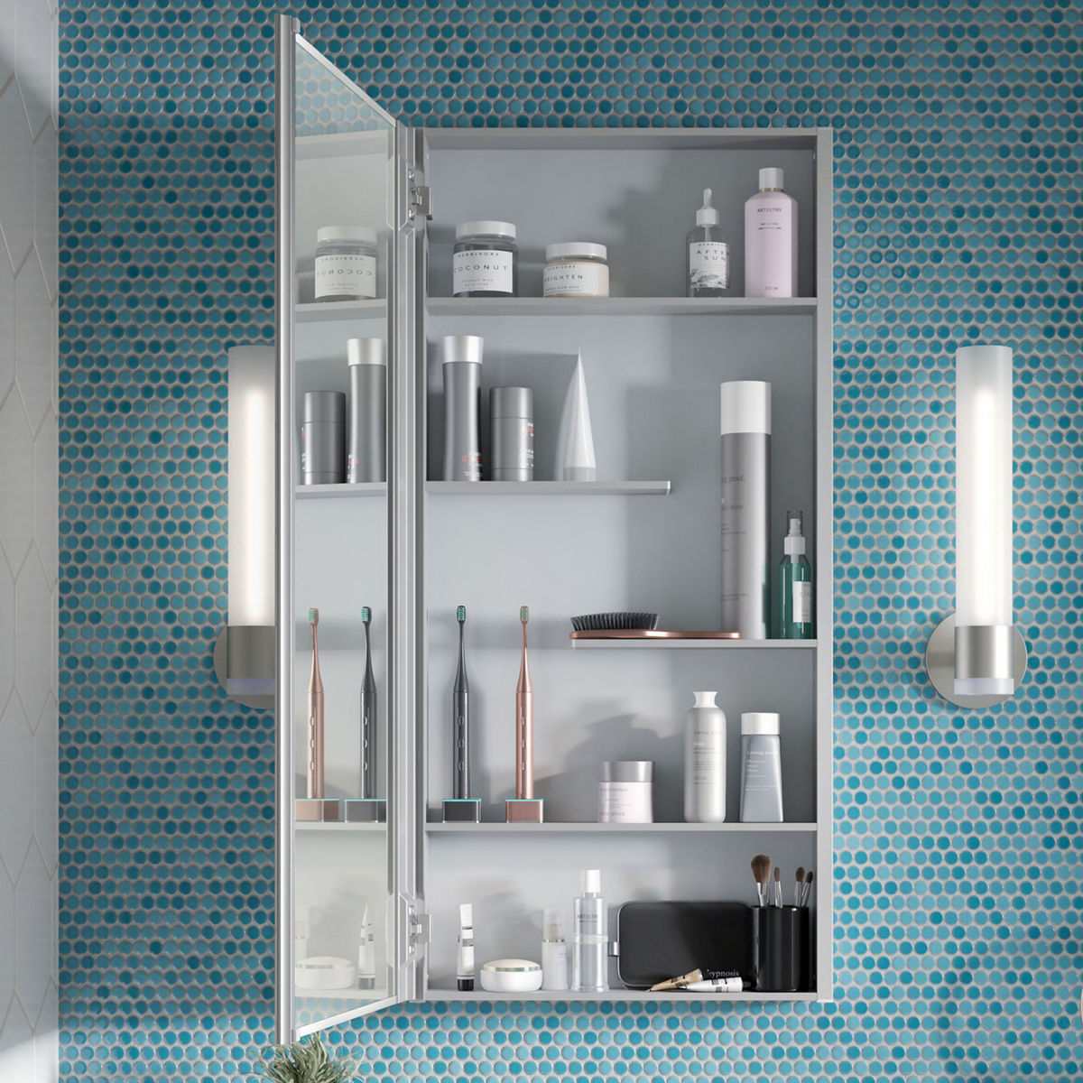 Protégez le miroir de votre armoire et les articles entreposés à l’intérieur avec des charnières qui assurent une fermeture en douceur à chaque fois.